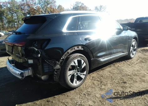 2022 Audi E-Tron Premium Quattro z USA, uszkodzony, nr VIN WA1AAAGE0NS004791